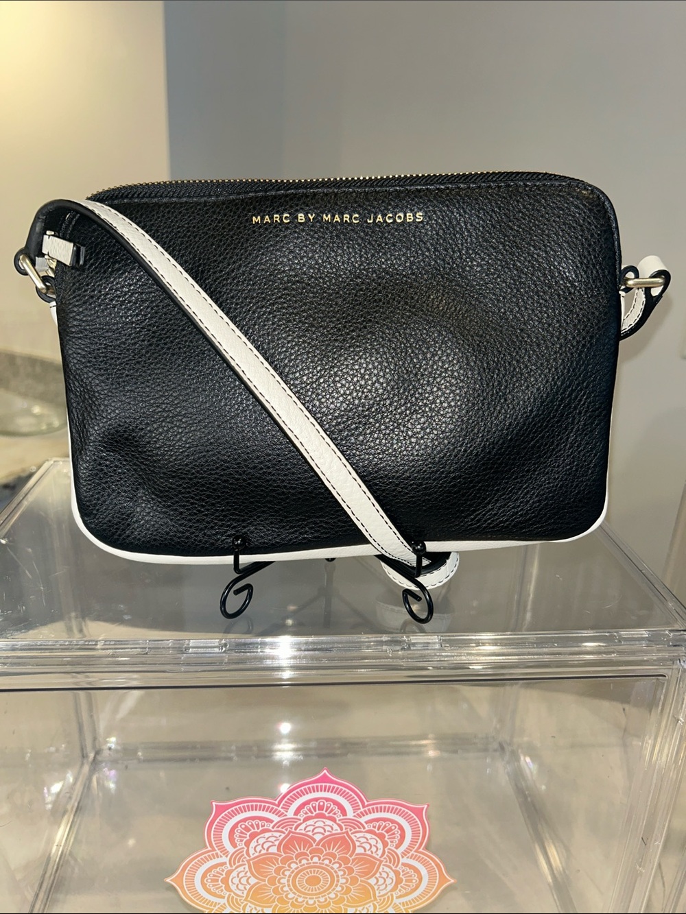 Marc By Marc Jacobs Black/White Pebbled Leather Crossbody 9.25”x 1”x 6.25” EUC